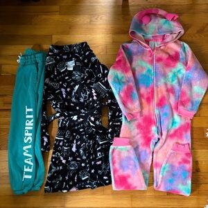 Girls clothing bundle size medium 8 robe sleeping lounge sweats friends